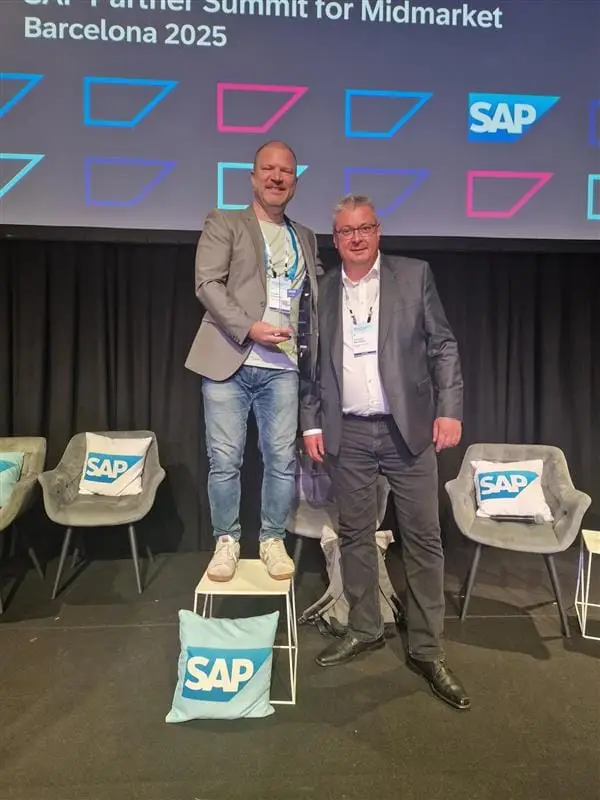 Roman Douverne erhält Award für die Digitalisierung des Mittelstands mit SAP Business One